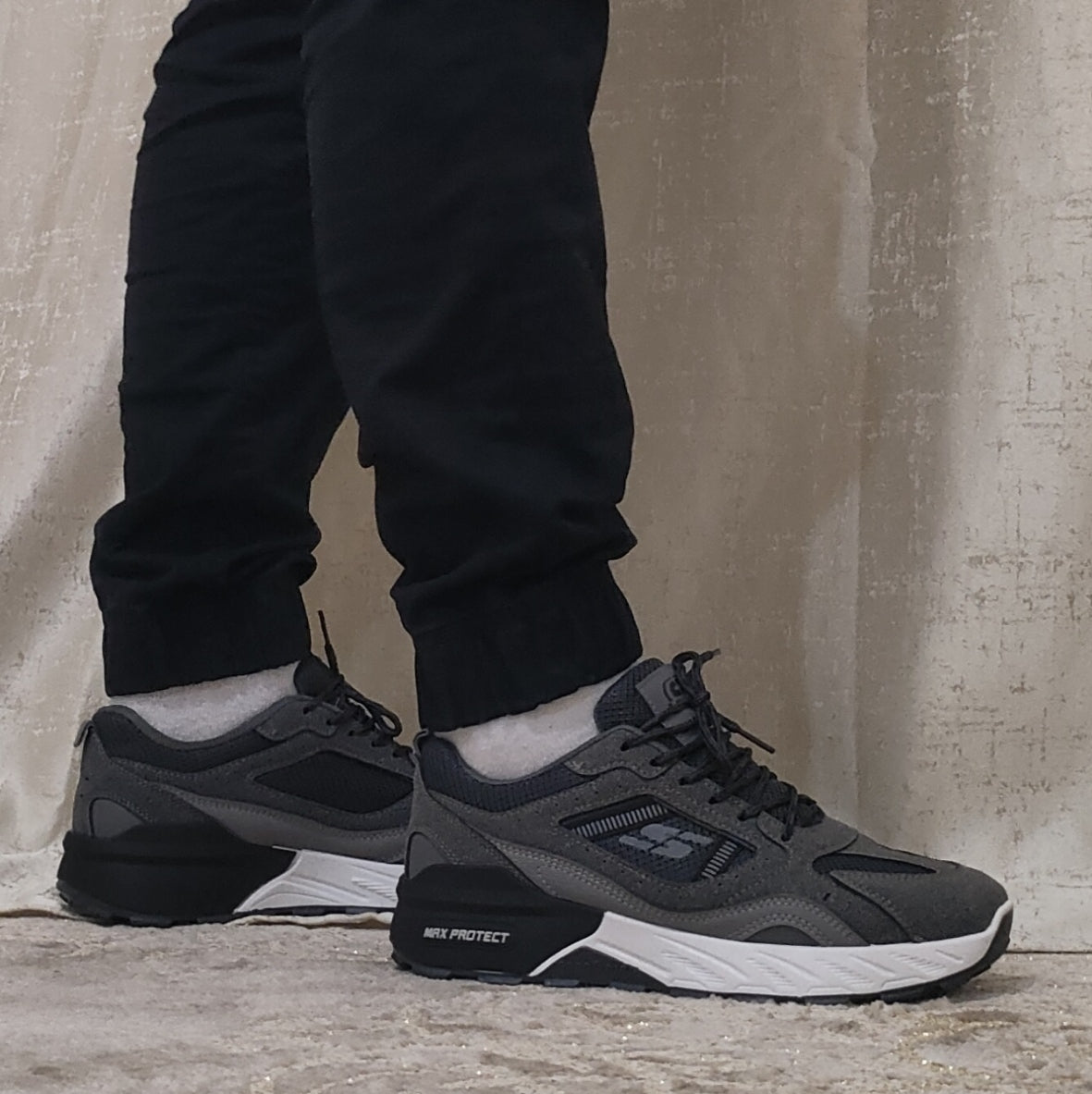Skechers MAX PROTECT