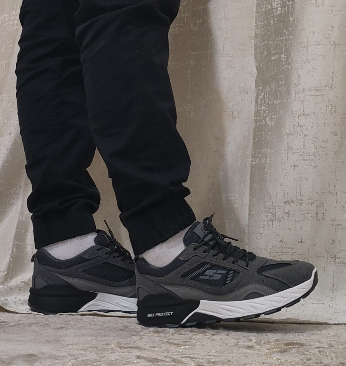 Skechers MAX PROTECT